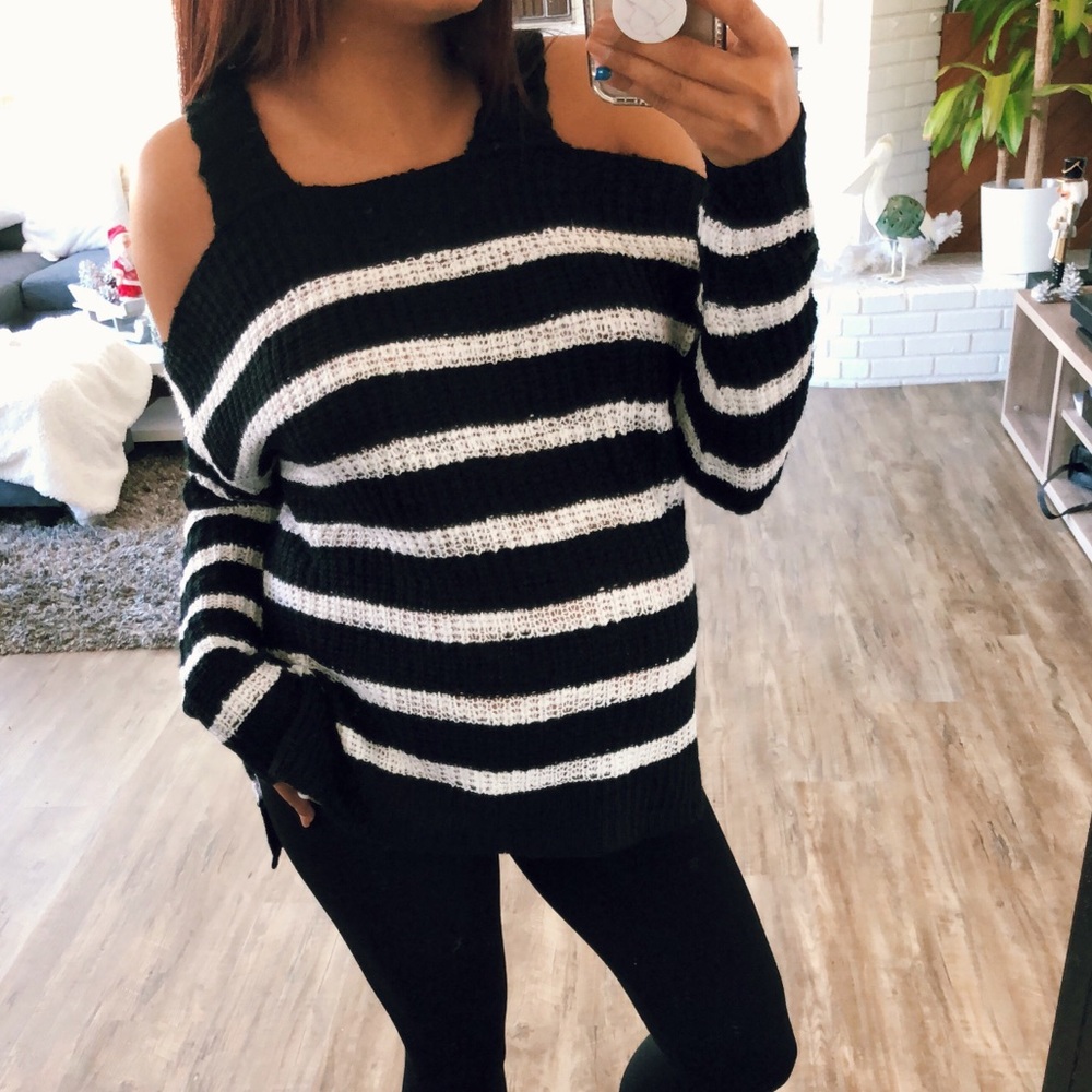 SALE* OTS Knit top -LAST1 - Picture 3 of 7
